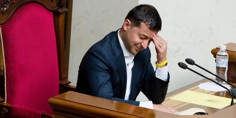 Зеленскому предлагают ликвидировать должность президента Украины