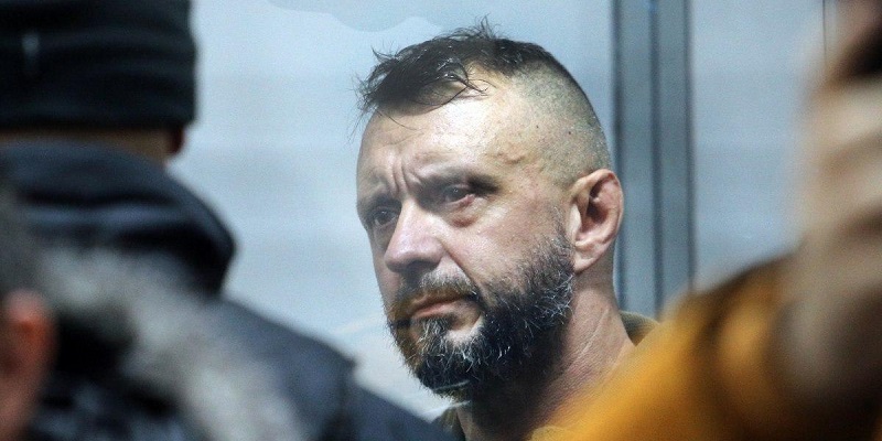 Суд оставил Антоненко под арестом