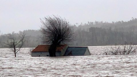 В Европе из-за ураганов погибли 8 человек