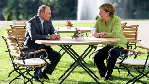 Путин и Меркель обсудили перспективы газового транзита