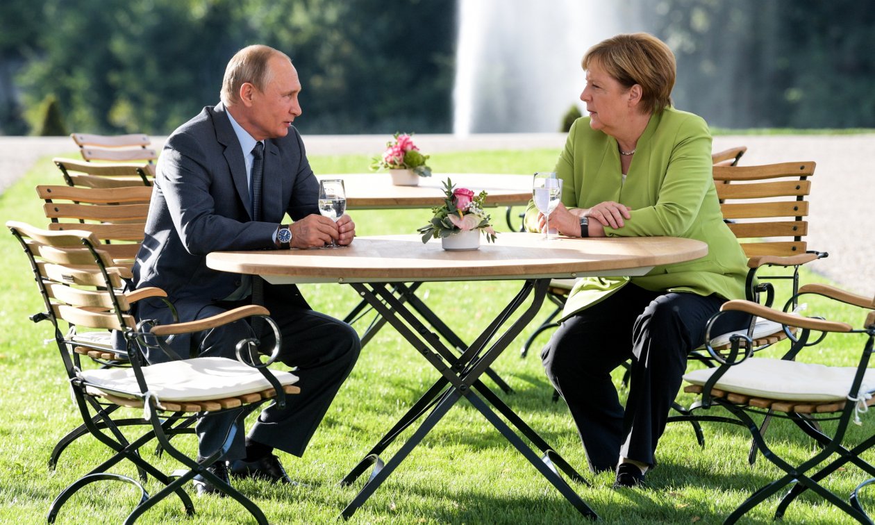 Путин и Меркель обсудили перспективы газового транзита