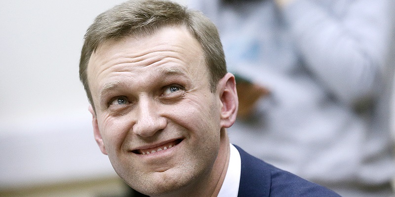 Навальный: меня не задержали, а силой выволокли из офиса