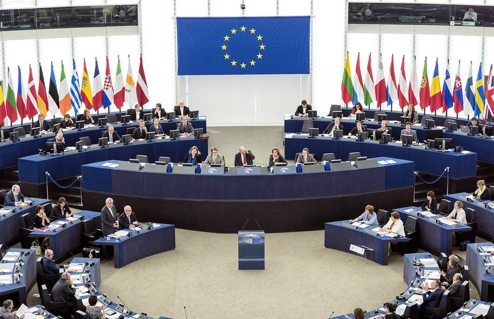 Из-за украинского языка Румыния, Венгрия и Литва устроили перепалку в Европарламенте