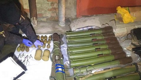 У жителя Ровно полиция изъяла более 10 тысяч единиц оружия и боеприпасов