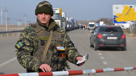 Подросткам упростили въезд и выезд в Крым
