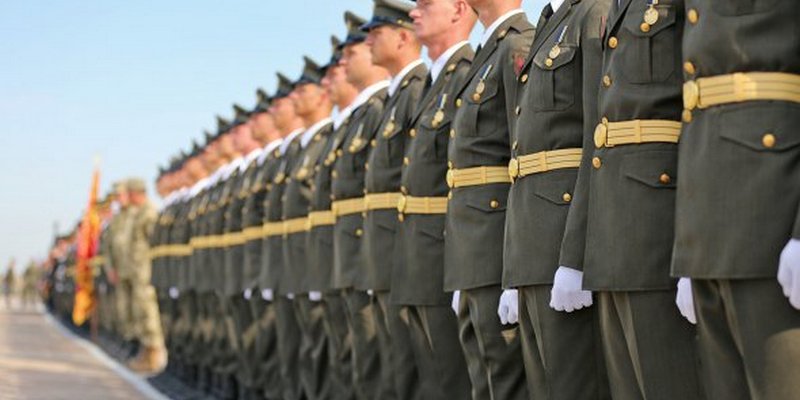 Рада поддержала введение новых воинских званий