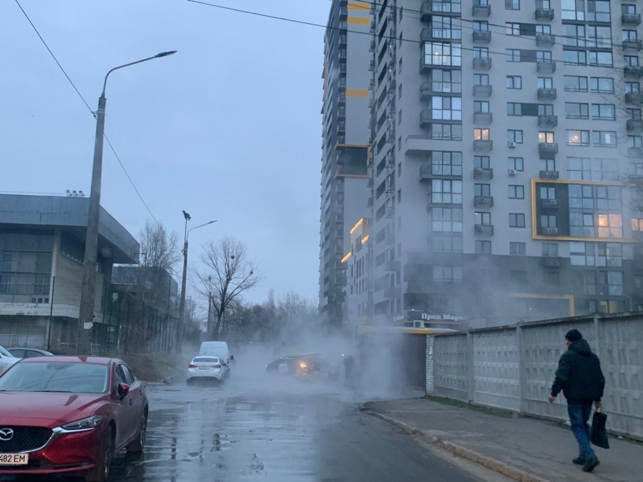 В Киеве прорвало еще одну трубу с горячей водой