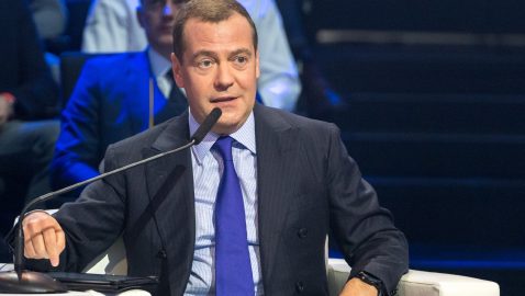 Медведев: санкции из-за Крыма стали болезненными для России