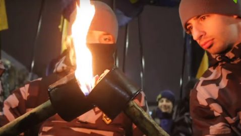 В Харькове прошло факельное шествие