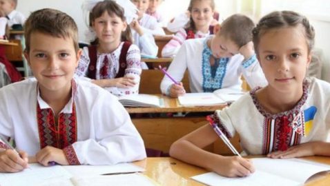 Украинским школьникам проведут лекции о декоммунизации