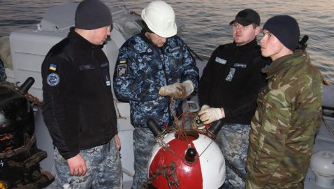 Украинские военные начинают минирование Азовского моря