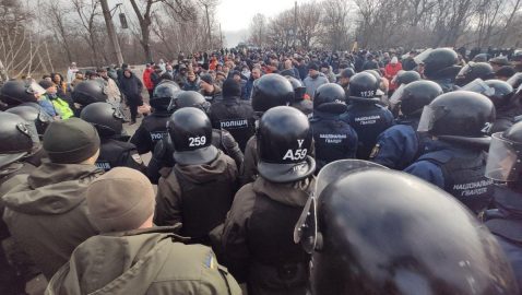Полиция: в Новых Санжарах задержали 24 протестующих