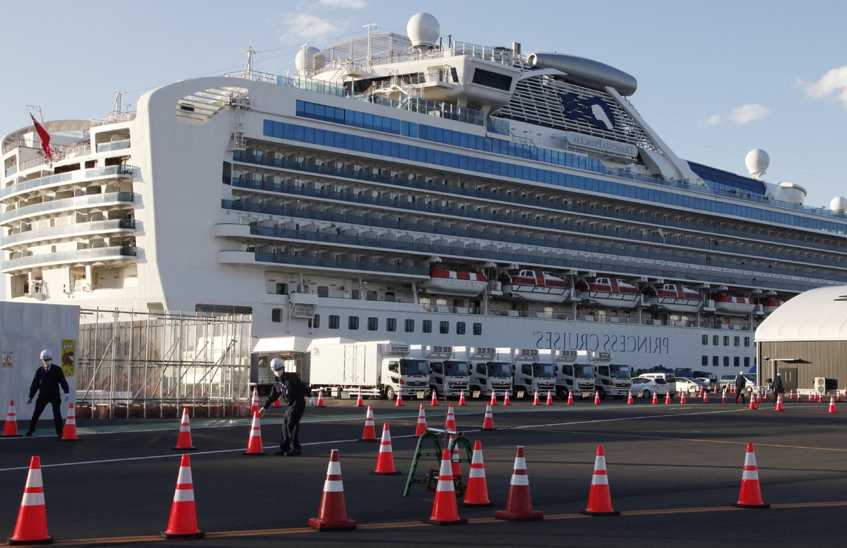 США отказались эвакуировать американцев с лайнера Diamond Princess