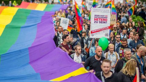 В Швейцарии проходит референдум о криминализации гомофобии