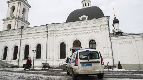 В Москве мужчина ворвался в церковь и порезал людей