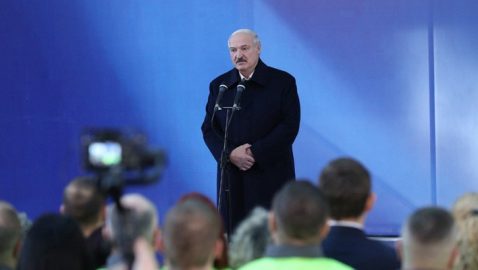 «Чтобы не стоять на коленях»: Лукашенко о закупке нефти в других странах