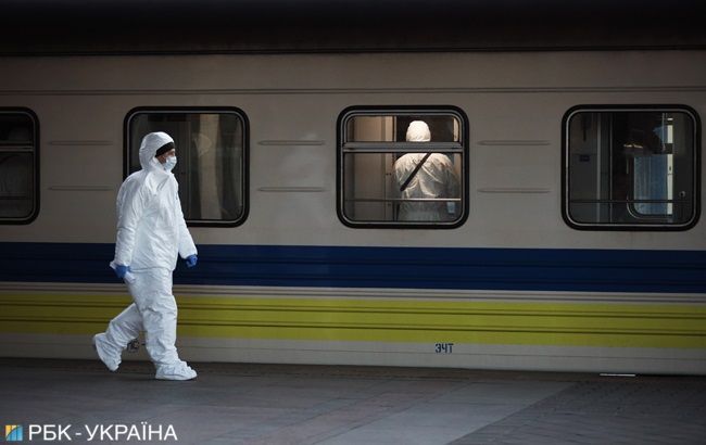 В Киеве 12 пассажиров поезда из Польши увильнули от проверки на коронавирус