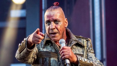 Солист Rammstein госпитализирован с коронавирусом – СМИ