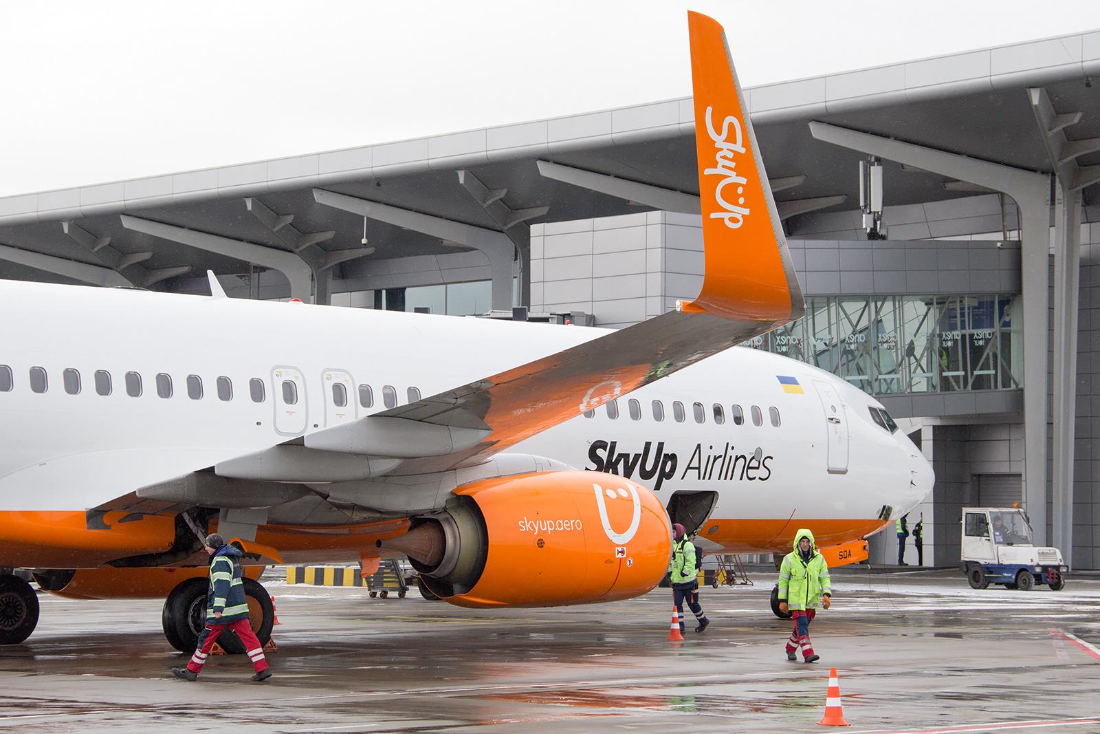 SkyUp прекращает выполнение внутренних рейсов
