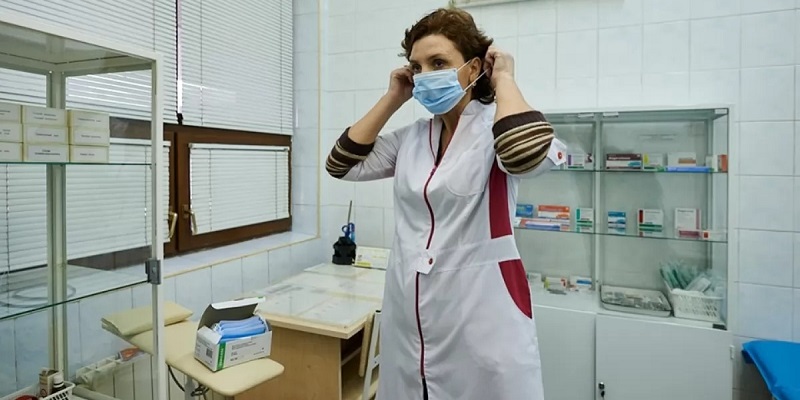 «Люди прут толпами в инфекционные стационары для теста на коронавирус» – врач-инфекционист