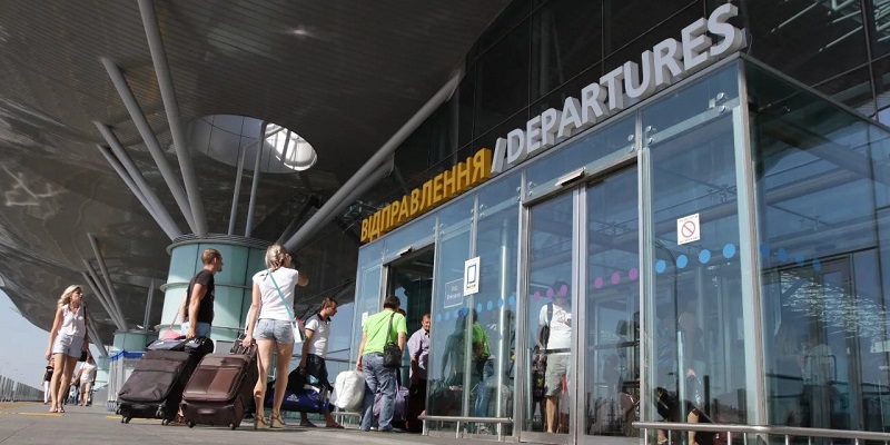 В Украине закроют аэропорты и запретят зарубежный туризм