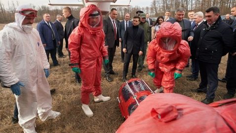 Замглавы ОП упаковали в капсулу перед Зеленским