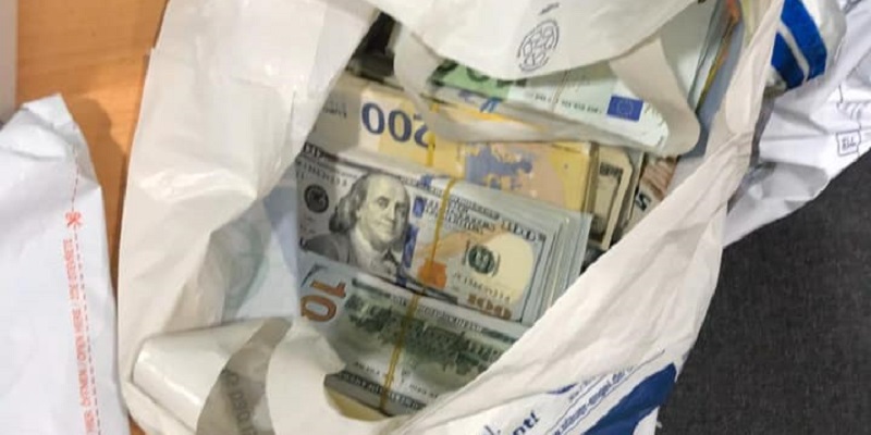В Украину пытались ввезти валюту почти на 20 млн грн