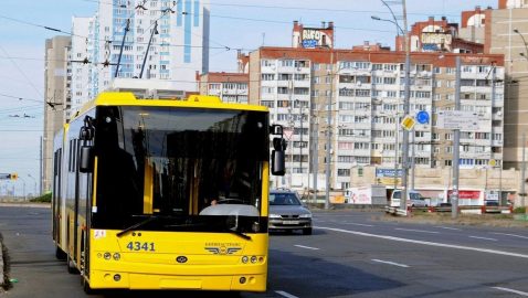 Аваков: «Киев останавливает пассажирские перевозки»