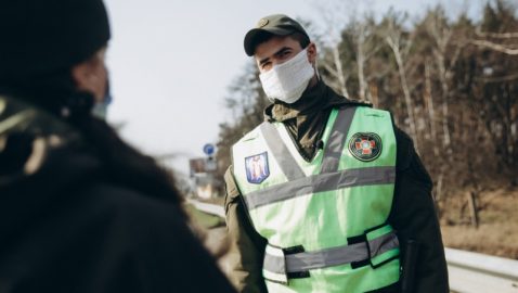 Полиция и Нацгвардия начали контролировать въезд и выезд из Киева