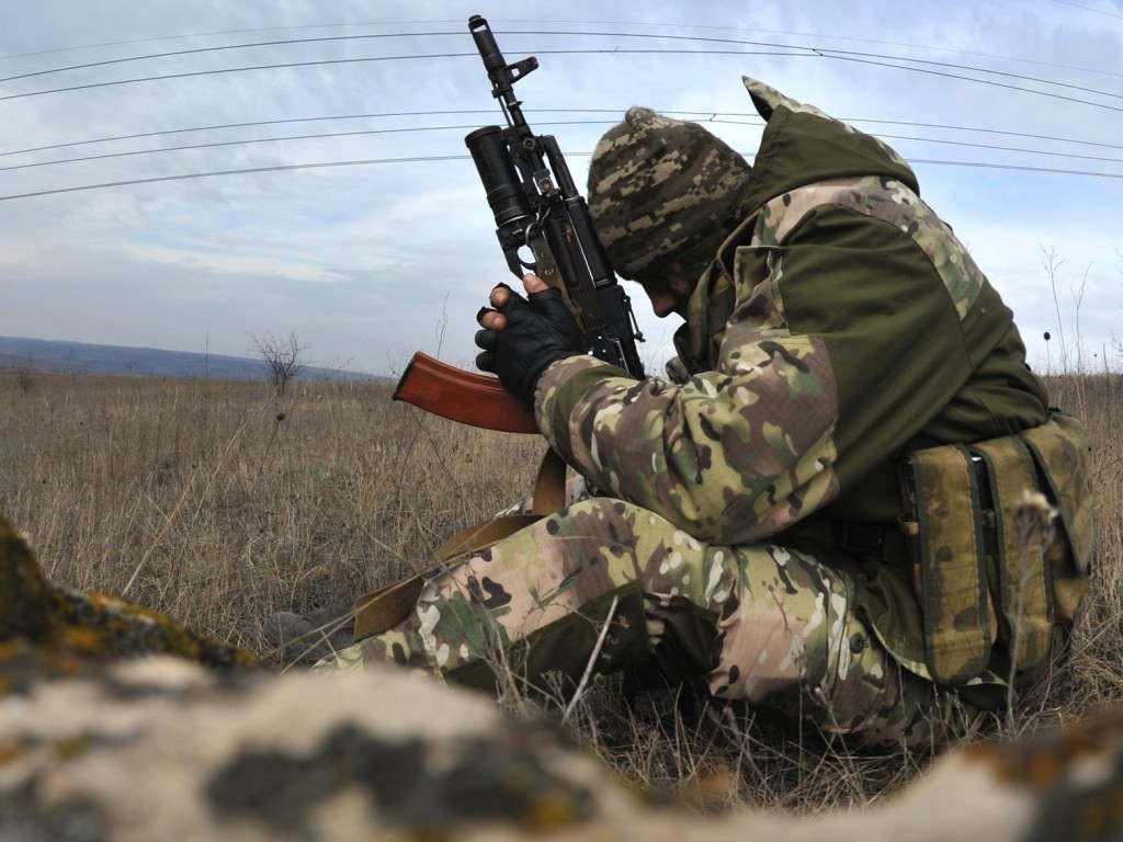 На Донбассе погибли трое военных, девятеро ранены