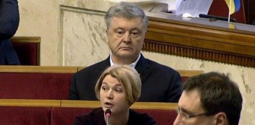 Порошенко покинул Раду, не дожидаясь окончания сессии по Рябошапке