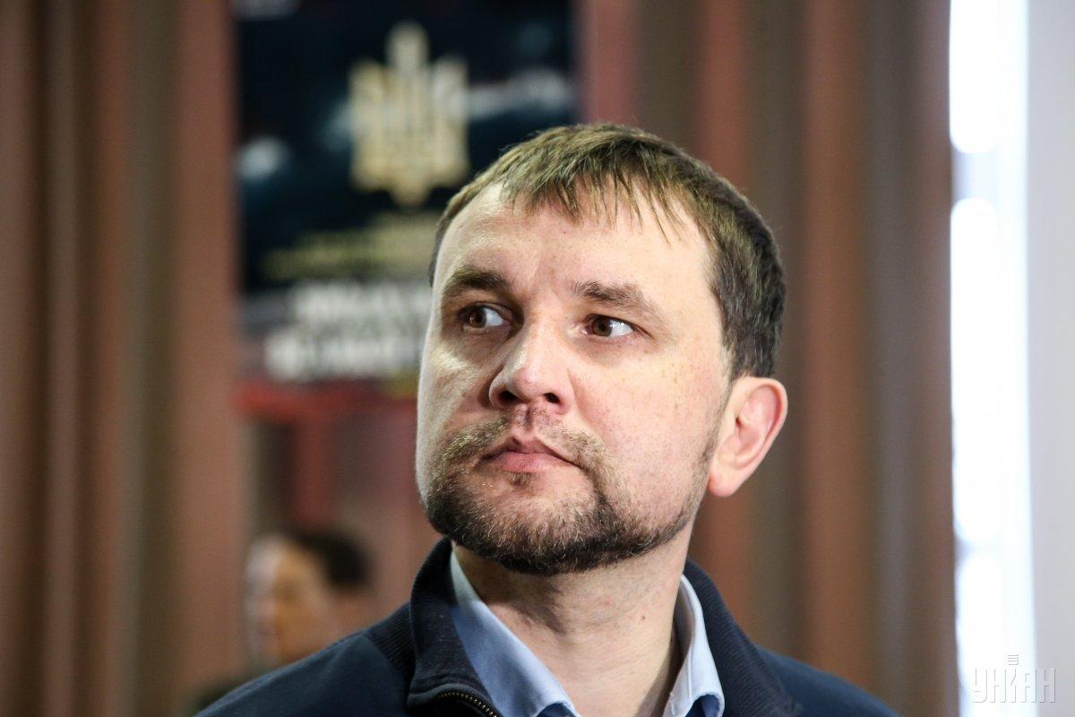 Вятрович подал в суд из-за «бездеятельности ГБР»