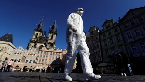 В Чехии ослабили карантин и разрешили выезжать за пределы страны