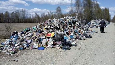 В Житомирскую область подбросили 100 тонн львовского мусора
