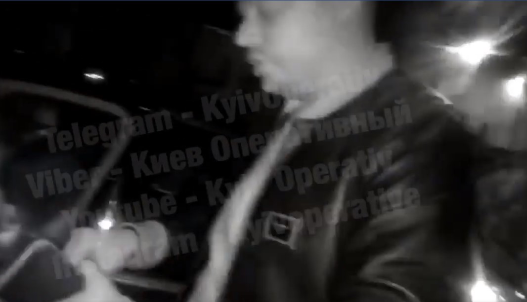 «Ты не быкуй, б*я»: опубликовано видео нападения зама Кличко на полицейских