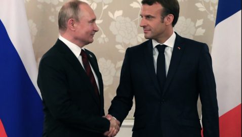 Макрон считает, что Путин «наверняка» пойдет на мир для усилий против пандемии