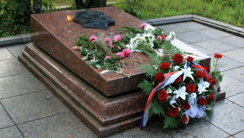 Львов отказался отдавать родственникам останки советского разведчика Кузнецова