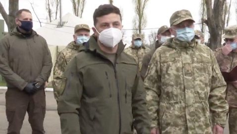 Зеленский привёз военным в Донецкую область средства индивидуальной защиты от COVID-19