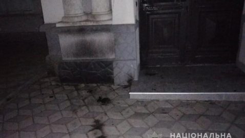 В Херсоне подожгли здание иудейской общины