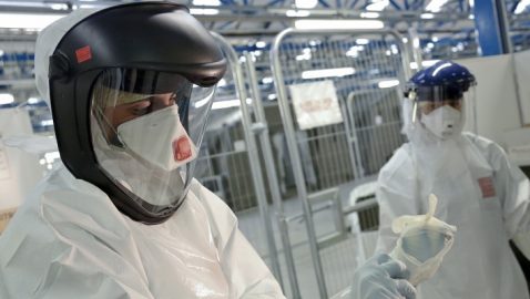 Китай: общественность требует закрыть биолаборатории США в Украине