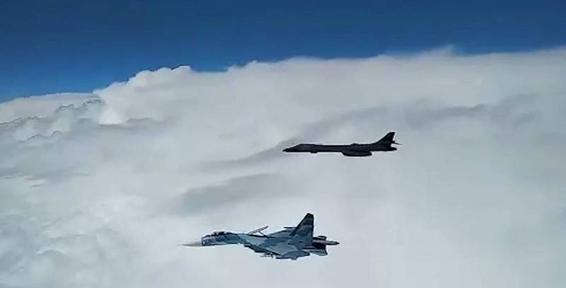 Российские Су-27 и Су-30 были подняты над Чёрным морем на перехват бомбардировщиков США