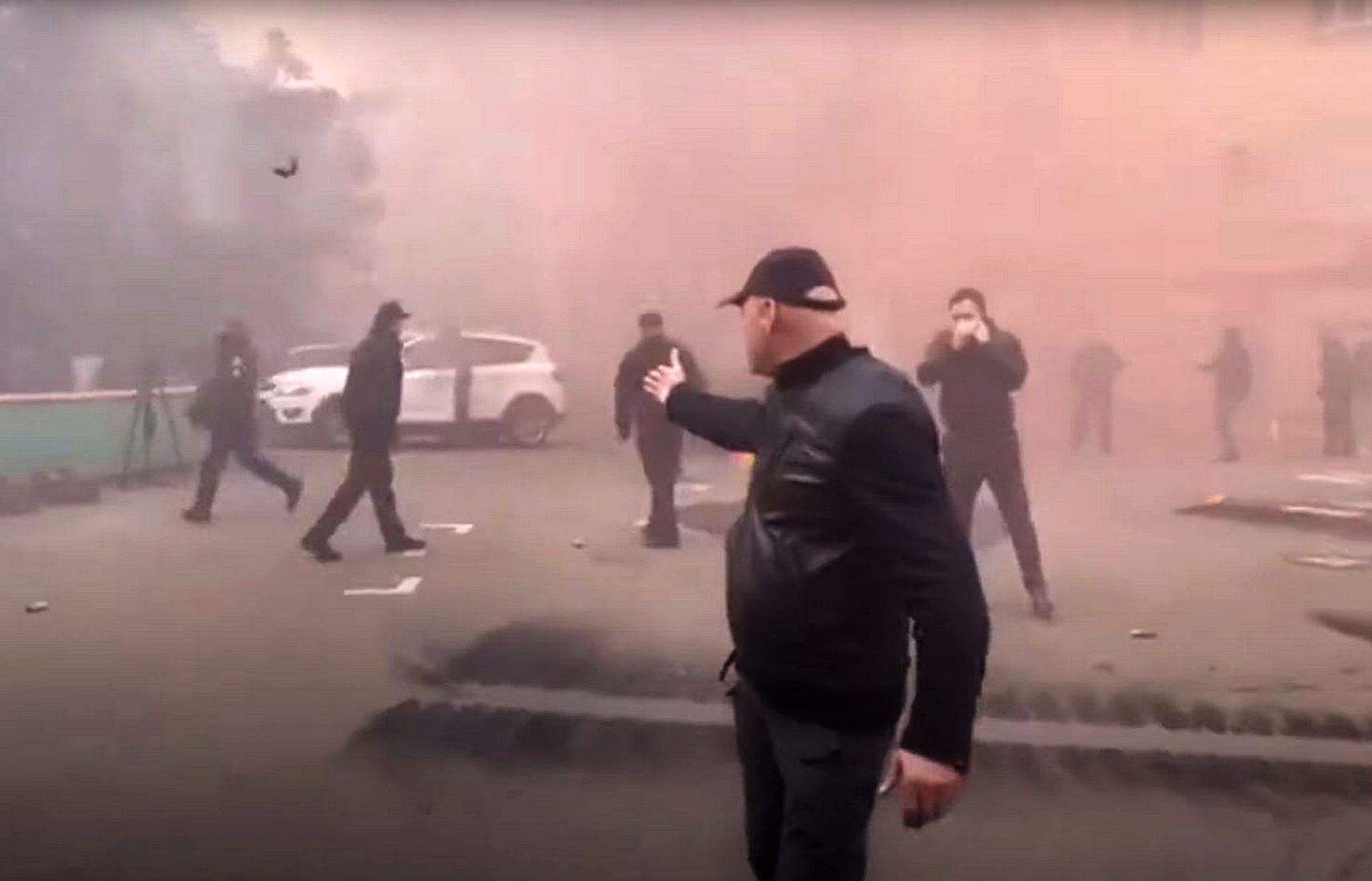 Около офиса главы ОПЗЖ в Киеве произошёл взрыв, видео