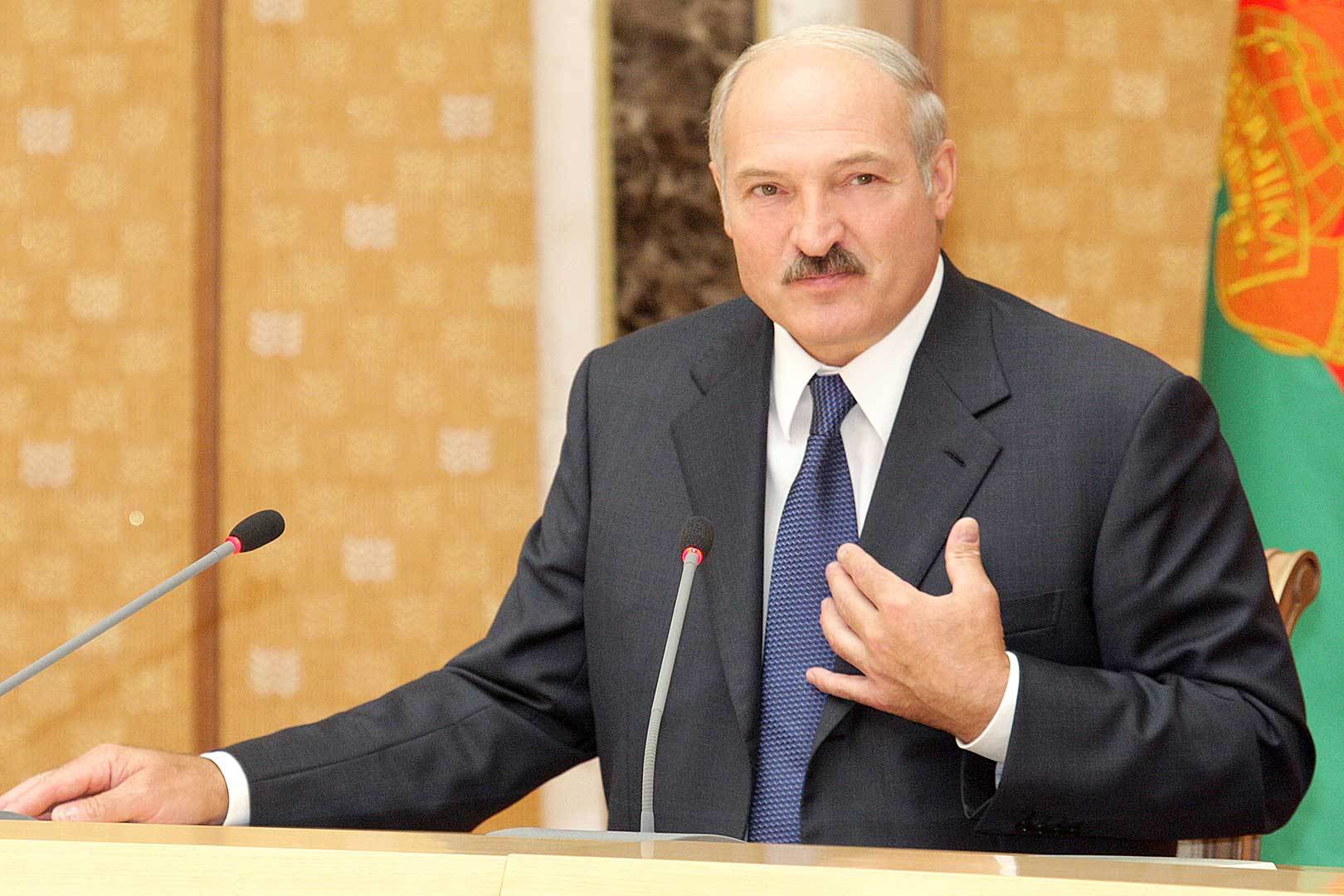 Лукашенко пригласил на Парад Победы в Минск Зеленского и Путина