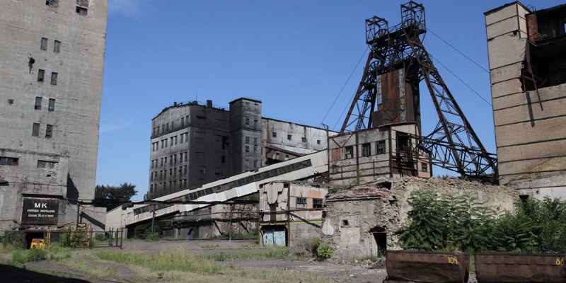 На двух шахтах Донбасса произошли обвалы – есть жертвы