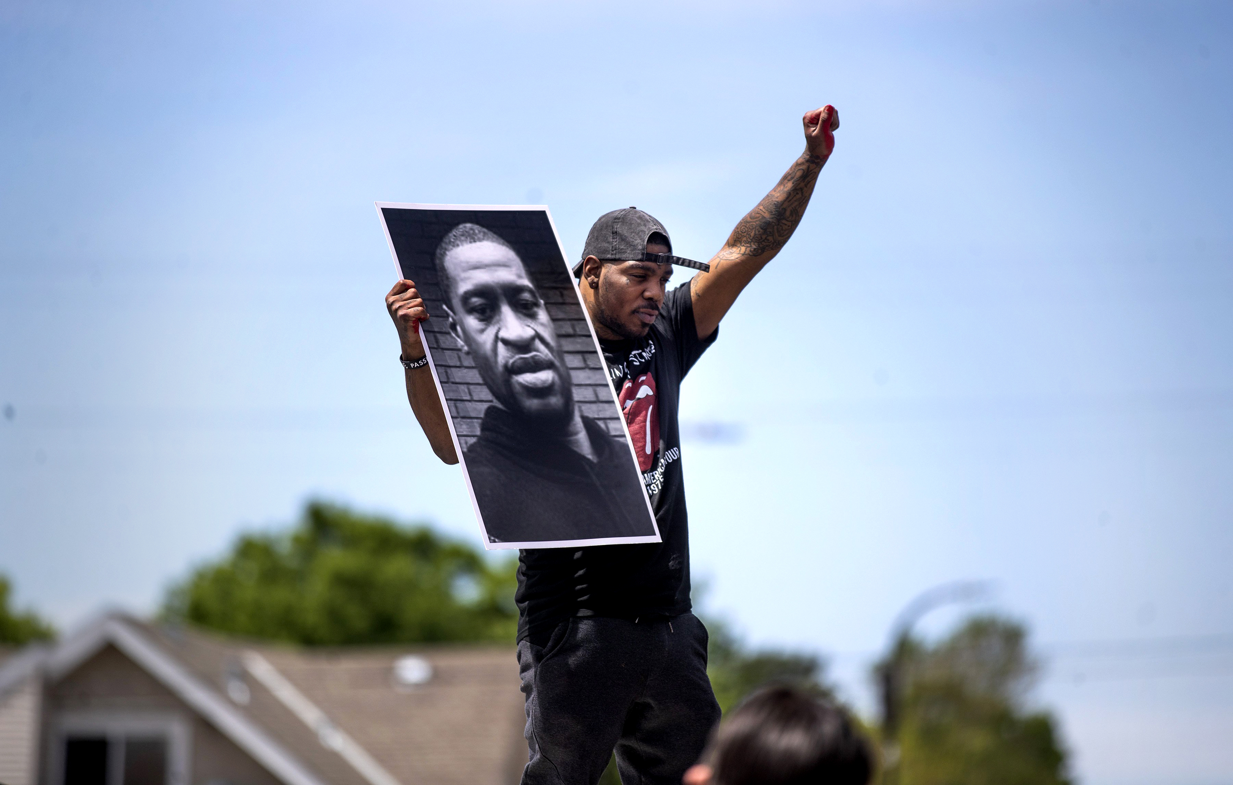 Протесты в США: полицейскому ужесточили обвинение по делу Флойда