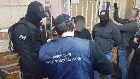 Семерых полицейских из Павлограда арестовали без права залога