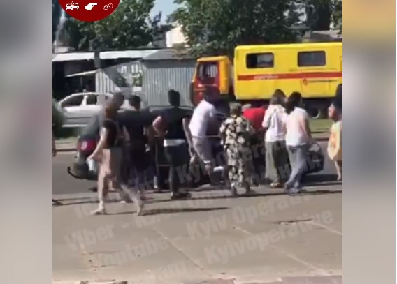 В Киеве мелкое ДТП переросло в драку со стрельбой