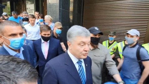 У Порошенко спросили, уедет ли он из Украины. В ответ он вспомнил про Шария