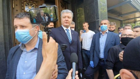 Порошенко приехал к ОГП, а его соратники призвали посадить Зеленского