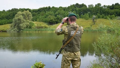 Пограничники спасли украинца, которого несло течением в Венгрию